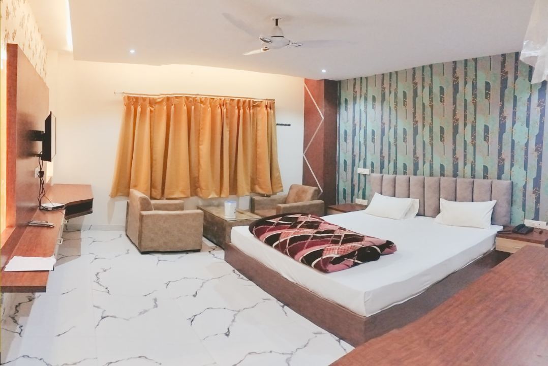 family hotel in Ayodhya